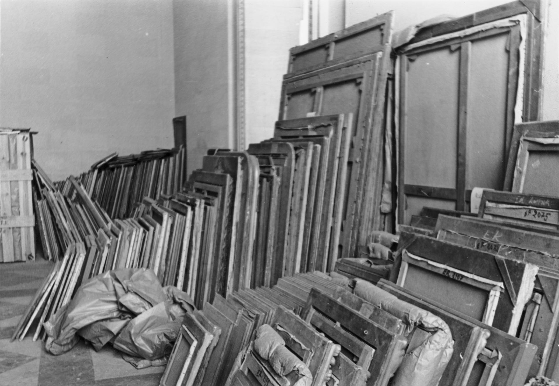 Salle des antiquités orientales du Louvre.